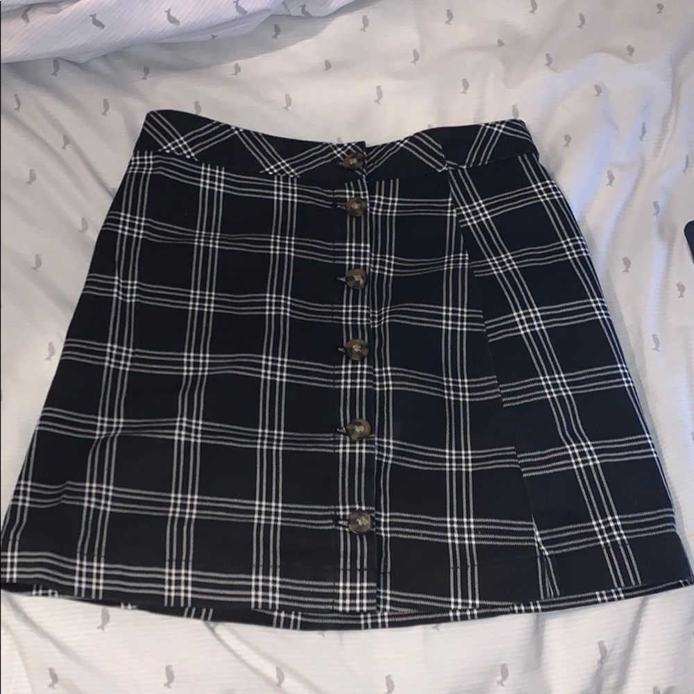 Black and while plaid skirt